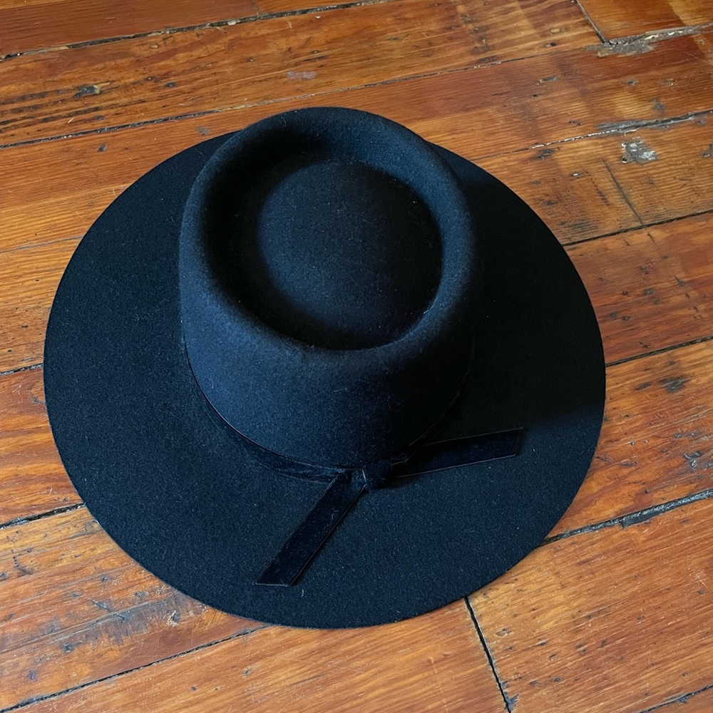Black felt hat from lack of color
